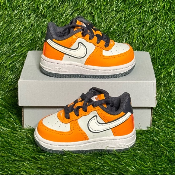 Size 3C - Nike Toddler Force 1 Low SE ‘Clownfish’ Orange Blue White - FJ4657-800 - Picture 1 of 5